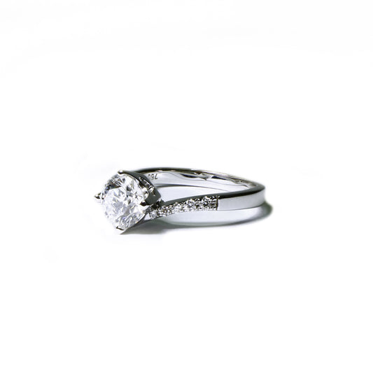 True in Love 訂情戒指18K白金單顆圓形鑽石鑲鑽戒指