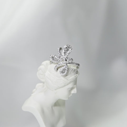 18K白金花卉設計鑽石戒指