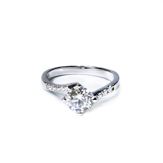 True in Love 訂情戒指18K白金單顆圓形鑽石鑲鑽戒指